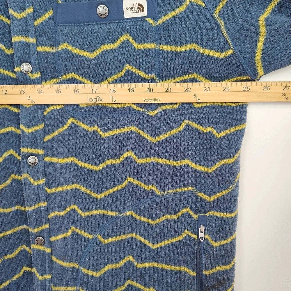 The North Face Gordon Lyons Shacket Men's XL Blue w/ Yellow Stripes Snap Up‎
